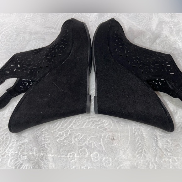 Chinese Laundry Z Midnight Dance Wedge Like New (Worn Once @ Sit-Down Event) - Picture 7 of 11